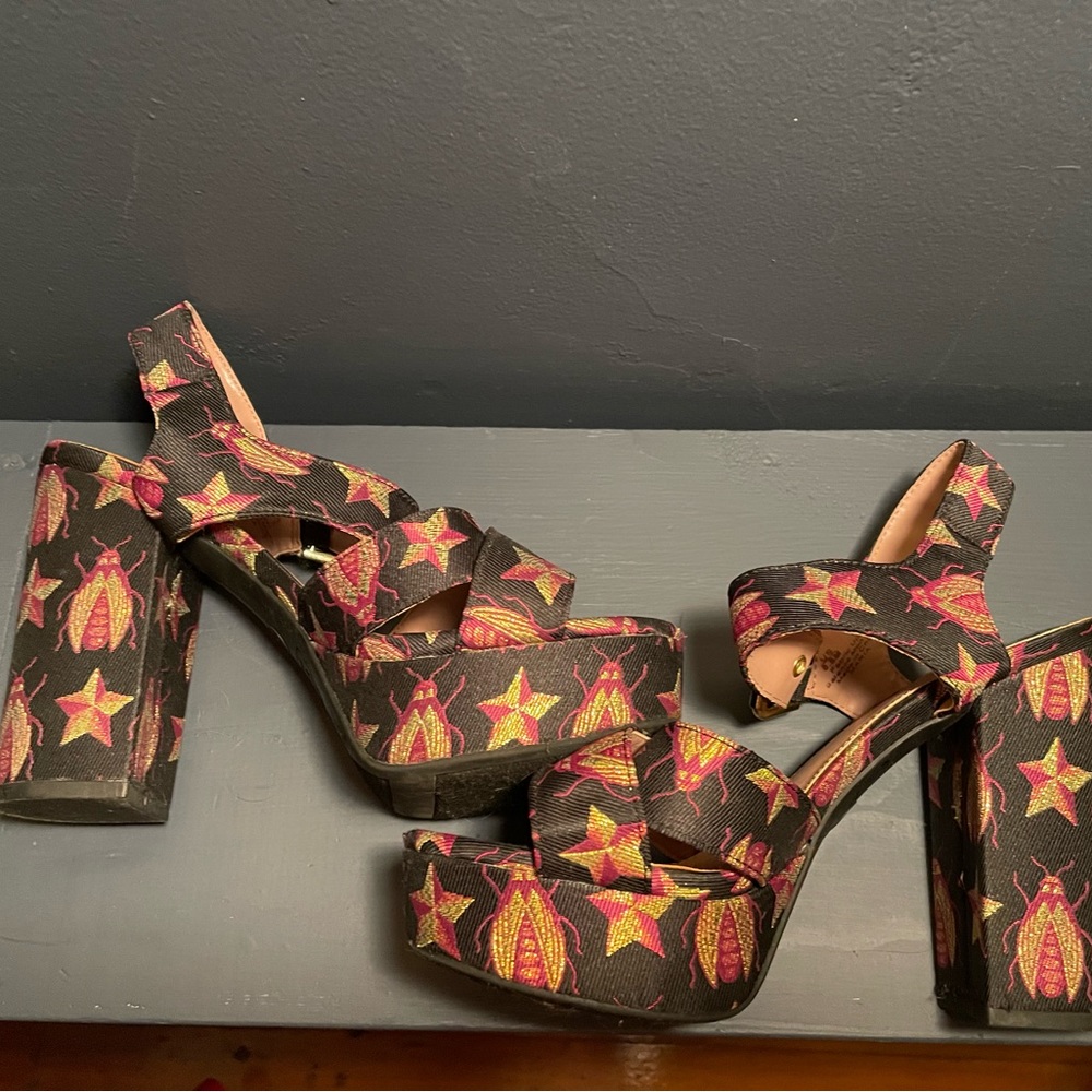 Bug Goth Femme Dopamine Dressing Sam Edelman Platform Strappy Sandals